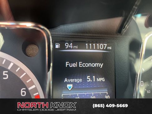 Used 2018 Nissan Titan SV AWD/4WD image 29