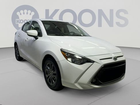 Used 2019 Toyota Yaris LE FWD image 2