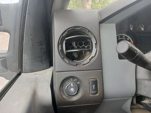 Used 2011 Ford F250 XL image 32