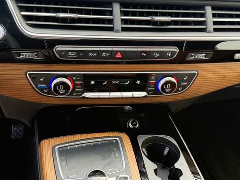 Used 2017 Audi Q7 3.0T Prestige AWD/4WD image 19