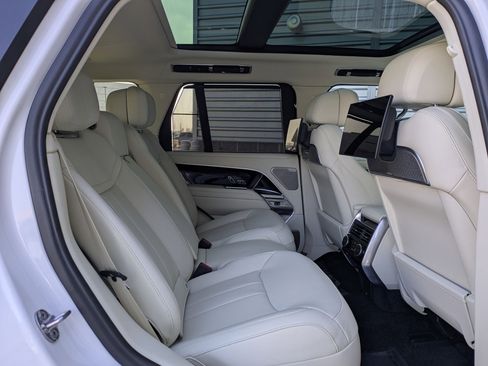 Certified 2024 Land Rover Range Rover Autobiography image 31