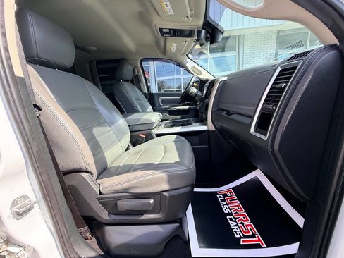 Used 2018 RAM 1500 SLT image 40