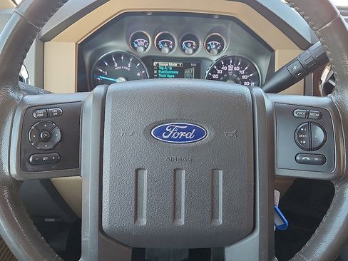 Used 2011 Ford F250 Lariat w/ Lariat Interior Pkg image 11