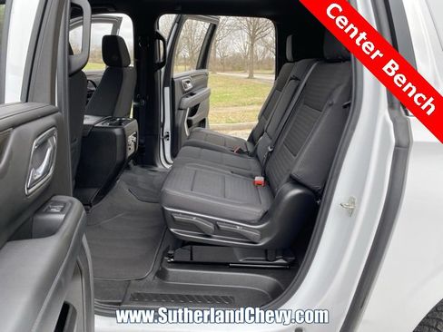 Used 2024 GMC Yukon XL SLE image 35