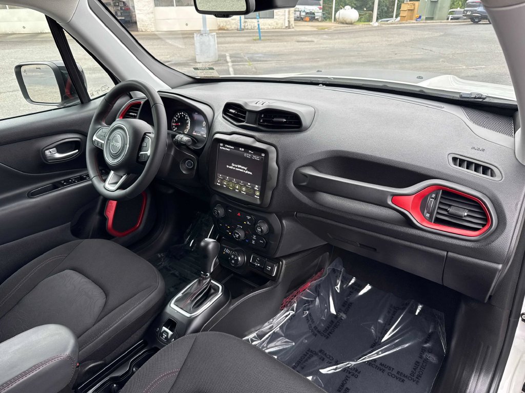 Used 2023 Jeep Renegade Trailhawk AWD/4WD image 29