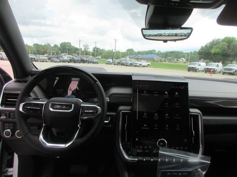 New 2026 GMC Yukon Elevation w/ Elevation Premium Package AWD/4WD image 16