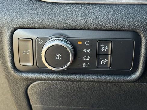 Used 2020 Ford Explorer Limited image 23