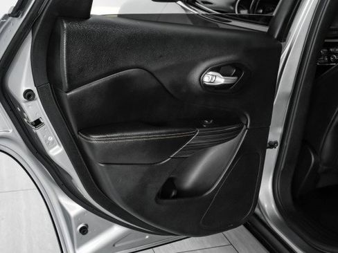 Used 2016 Jeep Cherokee Limited w/ Trailer Tow Group image 41