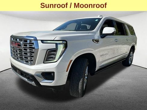 Used 2025 GMC Yukon XL Denali w/ Sun & Power Step Package AWD/4WD image 5
