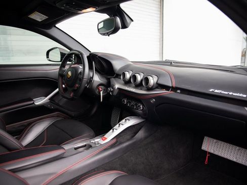 Used 2014 Ferrari F12 Berlinetta image 21