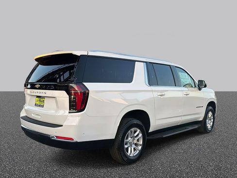 New 2025 Chevrolet Suburban LS image 4