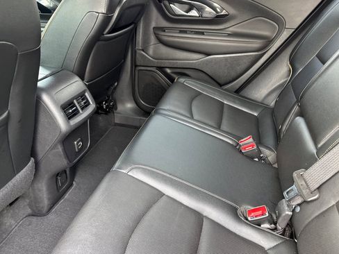 Certified 2023 GMC Terrain AT4 image 12