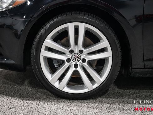Used 2013 Volkswagen CC Lux FWD image 9