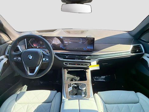 New 2026 BMW X5 xDrive50e w/ Climate Comfort Package image 17