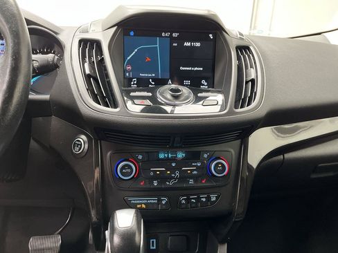 Used 2019 Ford Escape Titanium w/ U9j03 - Titanium Tow Package AWD/4WD image 18