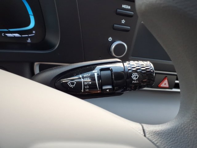 New 2026 Hyundai Elantra SE FWD image 30