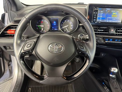 Used 2018 Toyota C-HR XLE FWD image 11