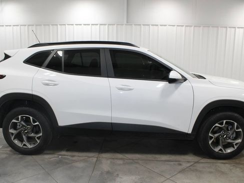 Used 2024 Chevrolet Trax LT image 11