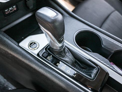 Used 2025 Nissan Altima 2.5 SV FWD image 19