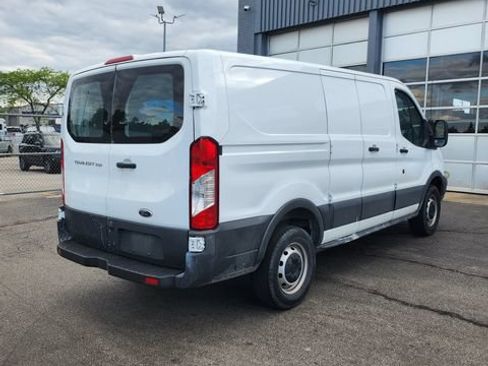 Used 2017 Ford Transit 250 130 Low Roof RWD image 5