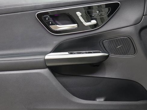 Used 2024 Mercedes-Benz GLC 300 image 21