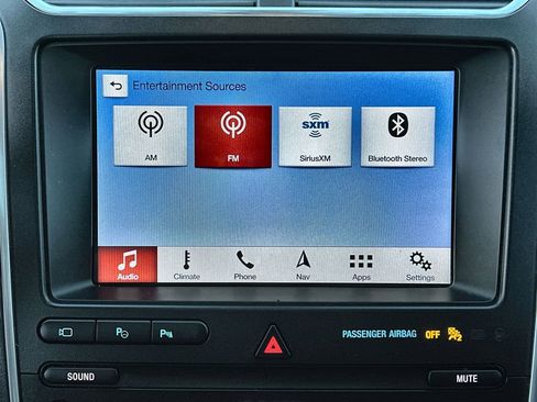 Used 2019 Ford Explorer Limited w/ Ford Safe & Smart Package image 13