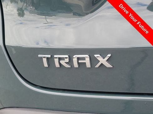 Used 2025 Chevrolet Trax LT FWD image 27
