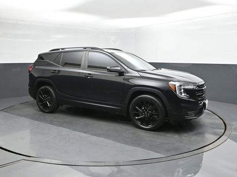 Used 2023 GMC Terrain SLE w/ Driver Convenience Package image 17