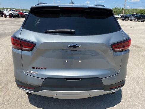 Used 2024 Chevrolet Blazer LT w/ Sound & Technology Package FWD image 5