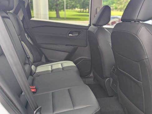 New 2026 Nissan Rogue SV AWD/4WD image 18