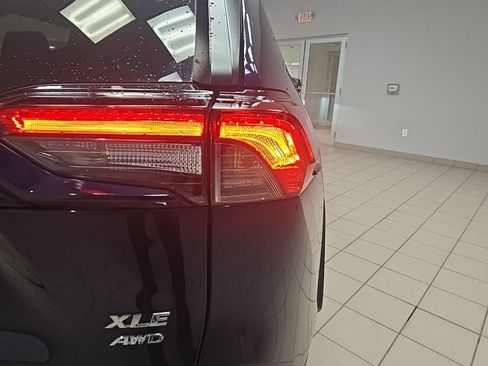 Used 2022 Toyota RAV4 XLE image 18