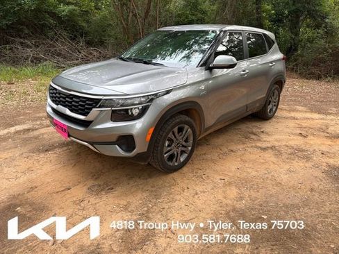 Used 2022 Kia Seltos LX AWD/4WD image 3