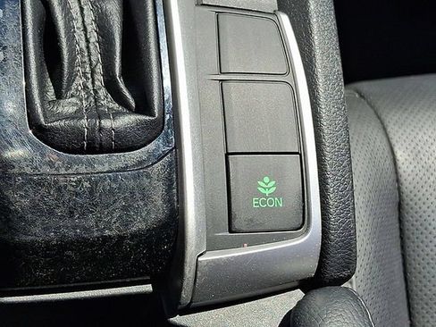 Used 2017 Honda Civic Touring image 25