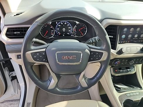 Used 2021 GMC Acadia Denali w/ Denali Technology Package FWD image 5