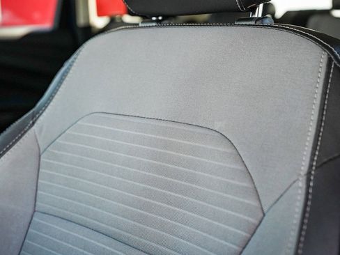 Used 2019 Ford Escape SE image 25