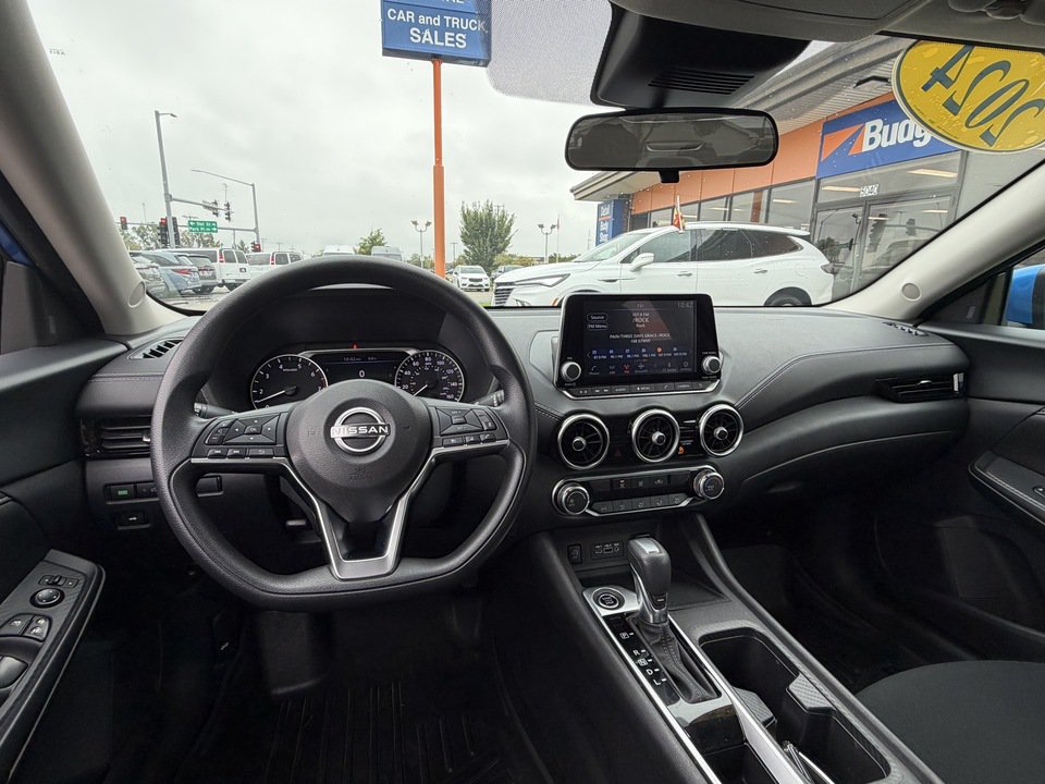 Used 2024 Nissan Sentra SV FWD image 10
