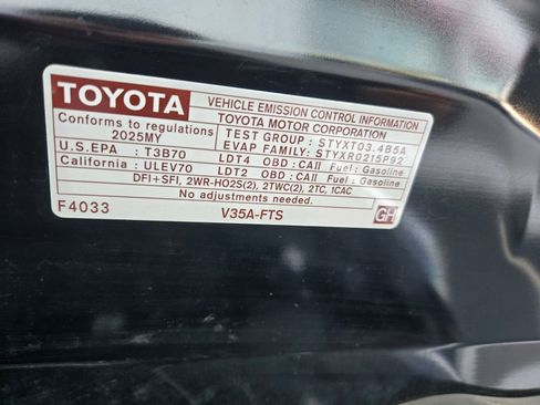 Used 2025 Toyota Tundra Limited AWD/4WD image 25