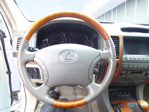 Used 2004 Lexus GX 470 AWD/4WD image 10
