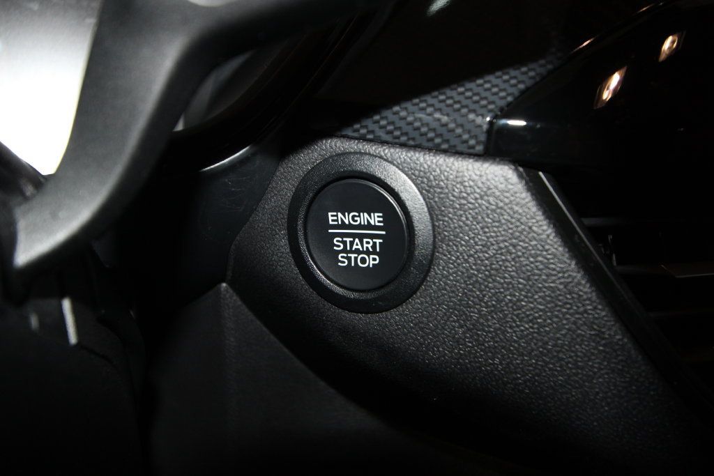 Used 2025 Ford Escape ST-Line Select w/ Class II Trailer Tow Package AWD/4WD image 12