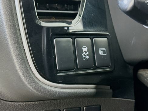 Used 2016 Mitsubishi Outlander SEL FWD image 16