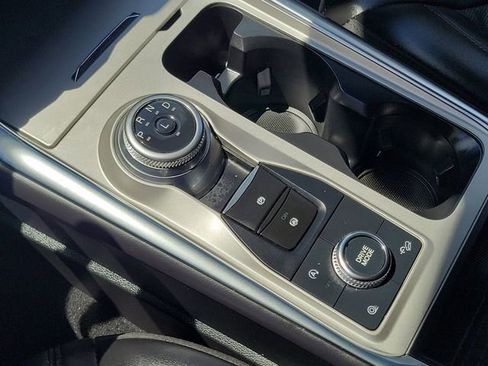 Certified 2023 Ford Explorer Platinum w/ Technology Package AWD/4WD image 13