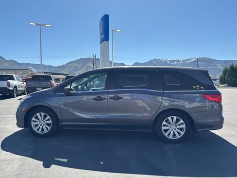 Used 2018 Honda Odyssey LX image 3
