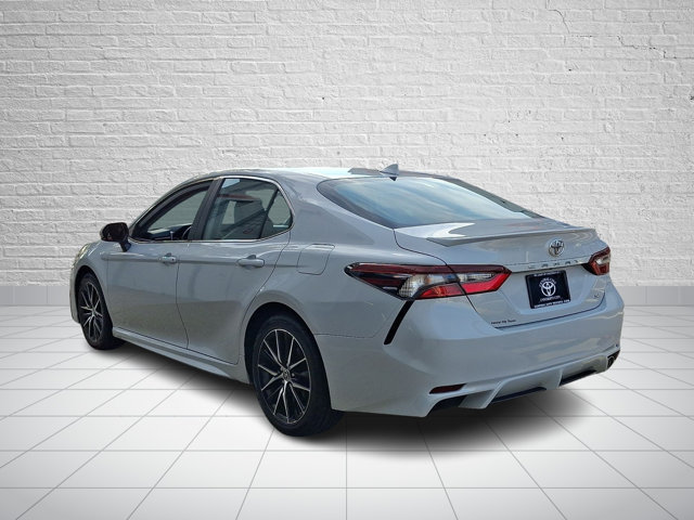 Used 2024 Toyota Camry SE FWD image 4