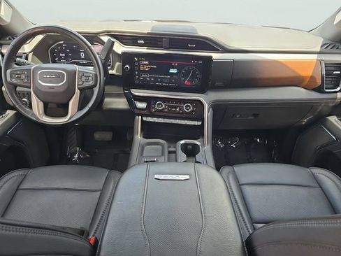 Used 2025 GMC Sierra 3500 Denali w/ Denali Reserve Package AWD/4WD image 8