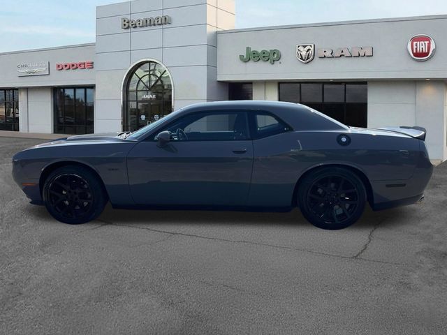 Used 2017 Dodge Challenger R/T w/ Blacktop Package RWD image 4