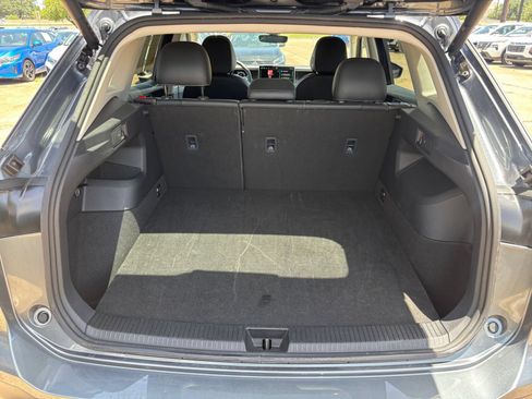 Used 2026 Volkswagen Tiguan SE AWD/4WD image 32