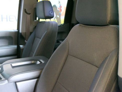 Used 2019 Chevrolet Silverado 1500 Custom w/ Custom Convenience Package AWD/4WD image 16