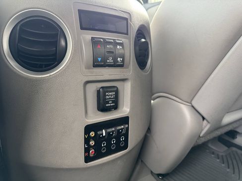 Used 2011 Honda Pilot Touring image 32