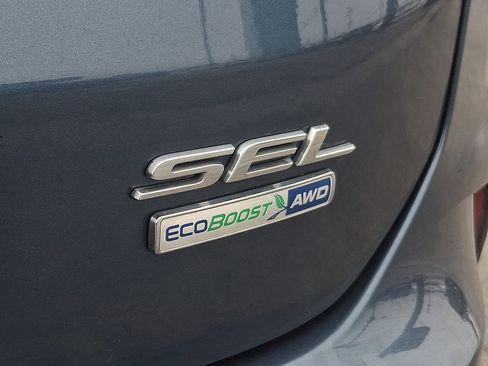 Used 2019 Ford Edge SEL w/ Equipment Group 201A image 32