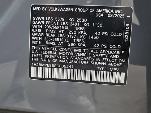 Used 2025 Volkswagen ID.4 Limited RWD image 34